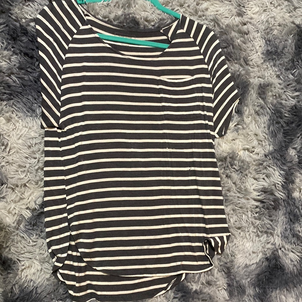 Aswan Levine small gray shirt